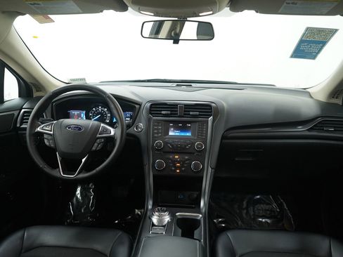 Used 2018 Ford Fusion SE w/ Equipment Group 601A image 13