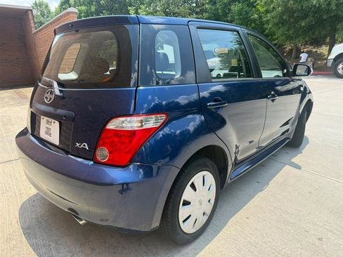Used 2006 Scion xA FWD image 2