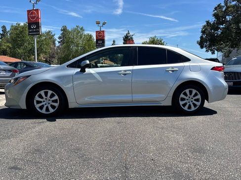 Used 2020 Toyota Corolla LE image 7