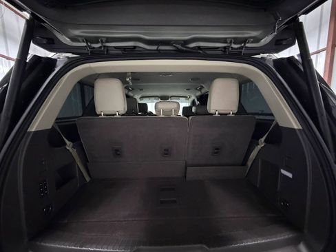 Used 2019 Ford Expedition XLT w/ Equipment Group 202A RWD image 19