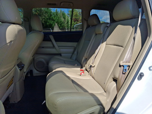 Used 2013 Toyota Highlander FWD image 10