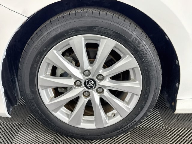 Used 2018 Toyota Camry LE FWD image 34