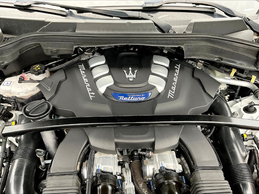 Used 2023 Maserati Grecale Modena AWD/4WD image 29