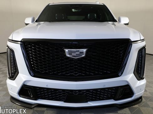 Used 2026 Cadillac Escalade ESV V image 2