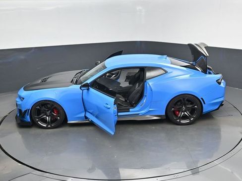 Used 2022 Chevrolet Camaro SS image 9