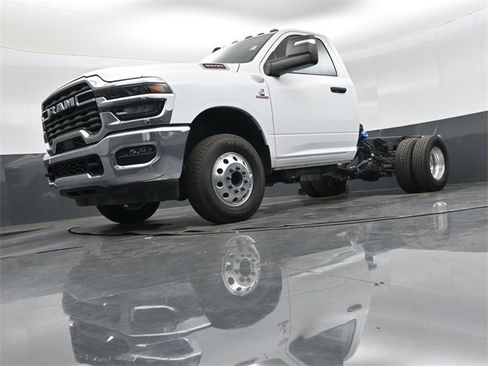 New 2026 RAM 3500 Tradesman w/ Chrome Appearance Group image 31