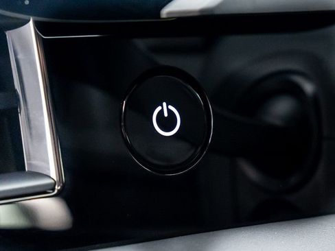 Certified 2024 Porsche Taycan image 18