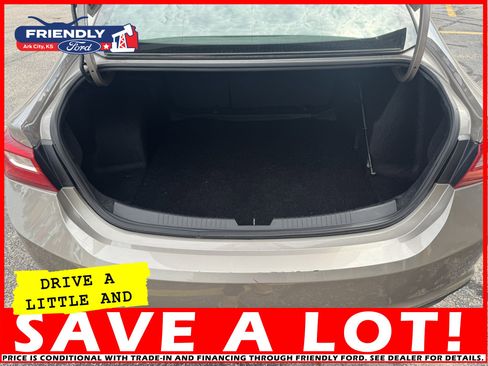 Used 2023 Chevrolet Malibu LT image 5