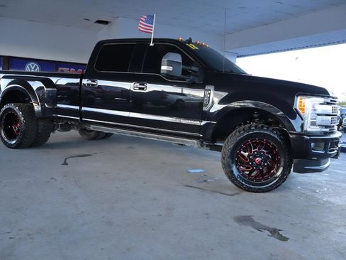 Used 2019 Ford F350 Platinum w/ Platinum Ultimate Package image 5