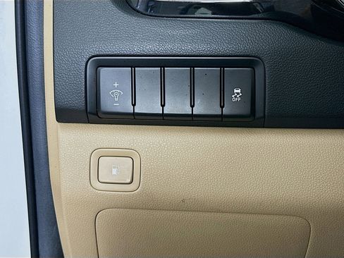 Used 2016 Kia Sedona EX FWD image 10