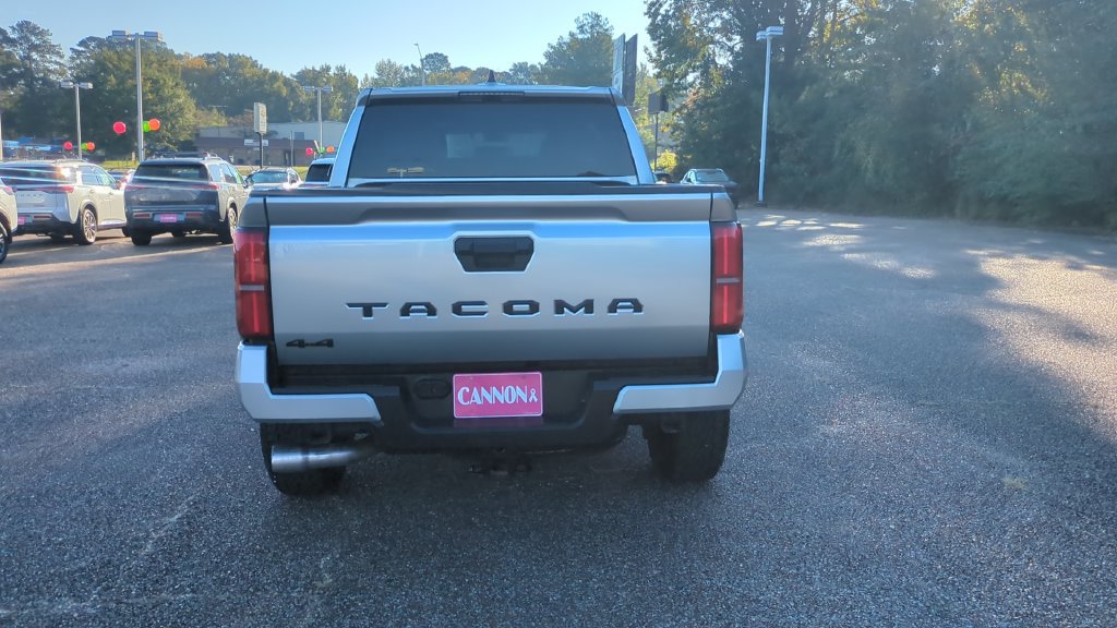 Used 2025 Toyota Tacoma TRD Off-Road AWD/4WD image 6