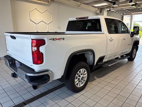 Used 2025 Chevrolet Silverado 2500 LT w/ Convenience Package AWD/4WD image 2