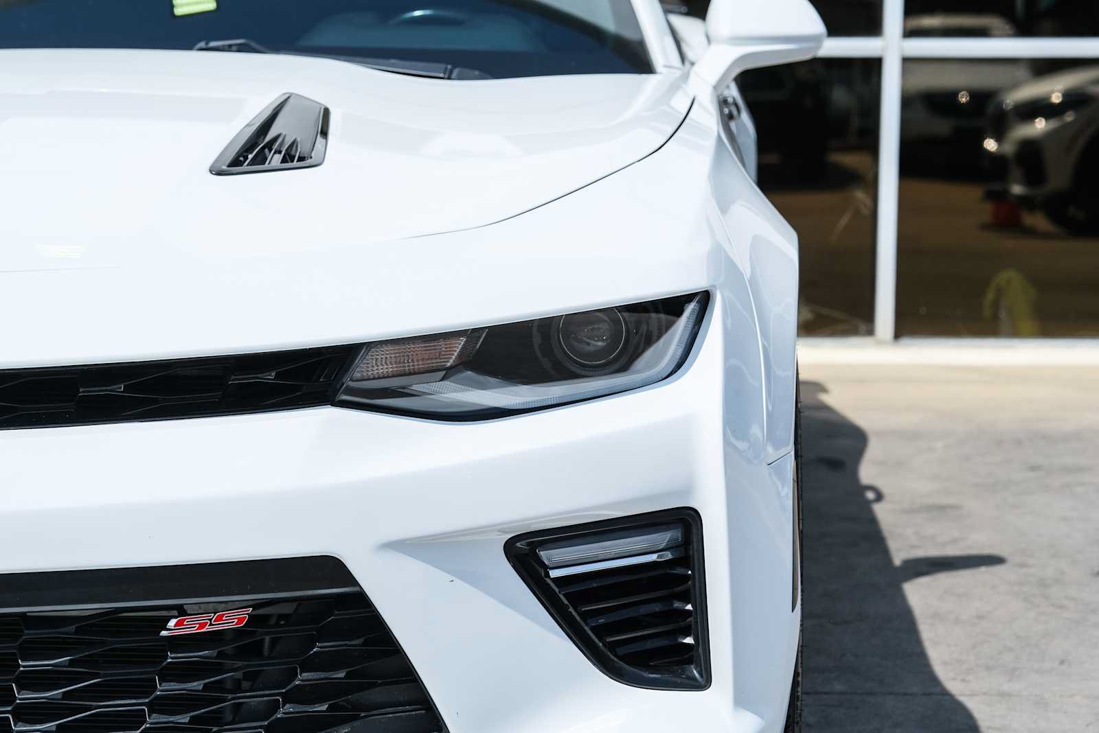 Used 2018 Chevrolet Camaro SS RWD image 6
