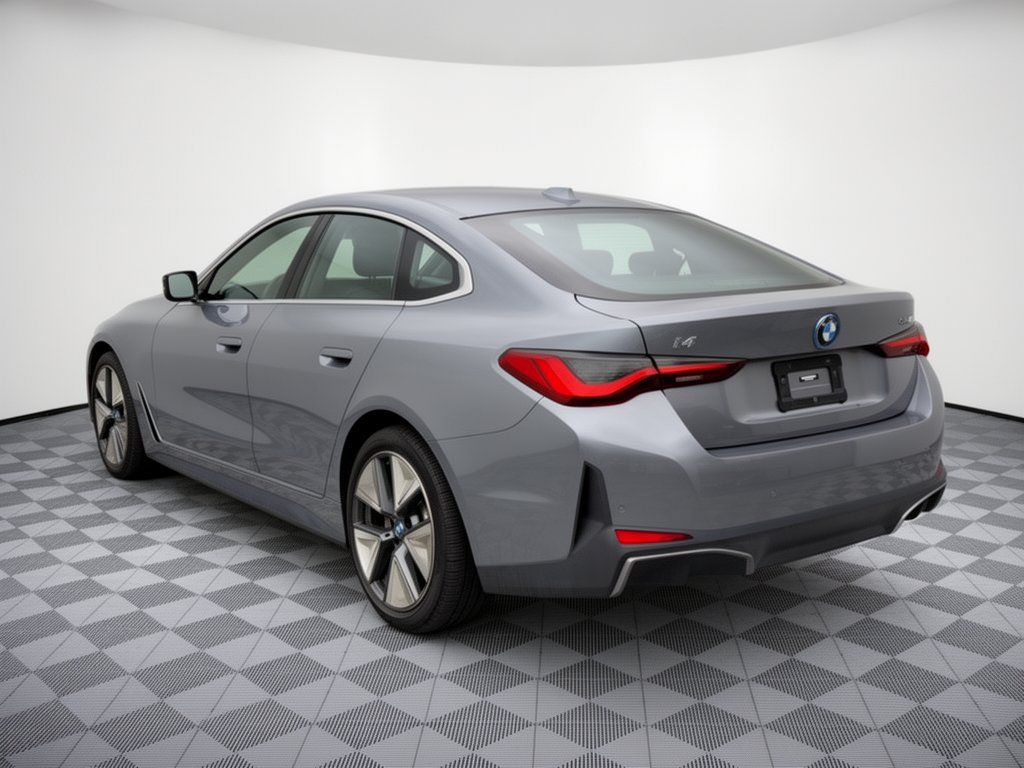 Used 2023 BMW i4 eDrive40 w/ Premium Package RWD image 3