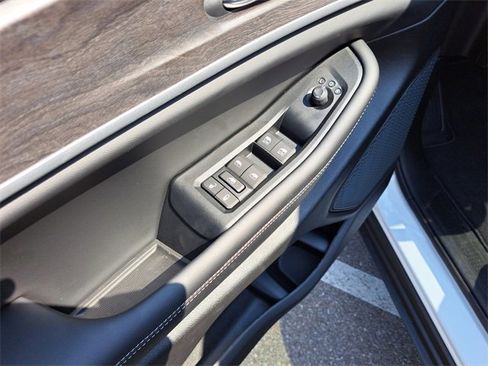 New 2025 Jeep Grand Cherokee Limited w/ Luxury Tech Group II image 18