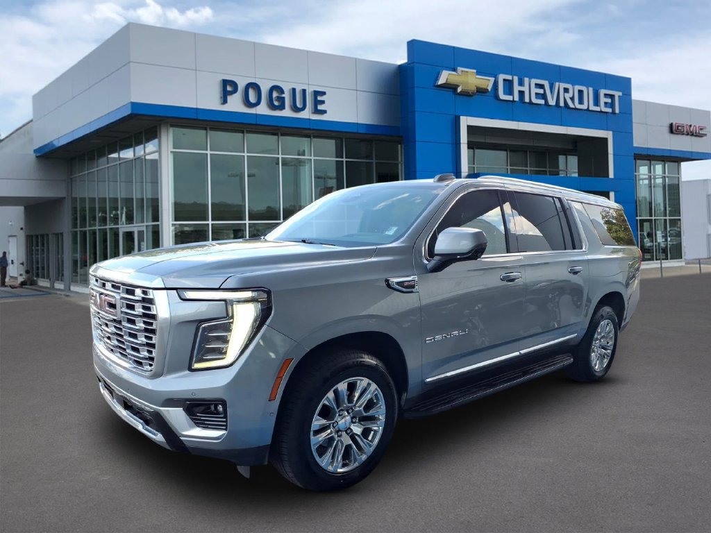 Used 2025 GMC Yukon XL Denali AWD/4WD image 4