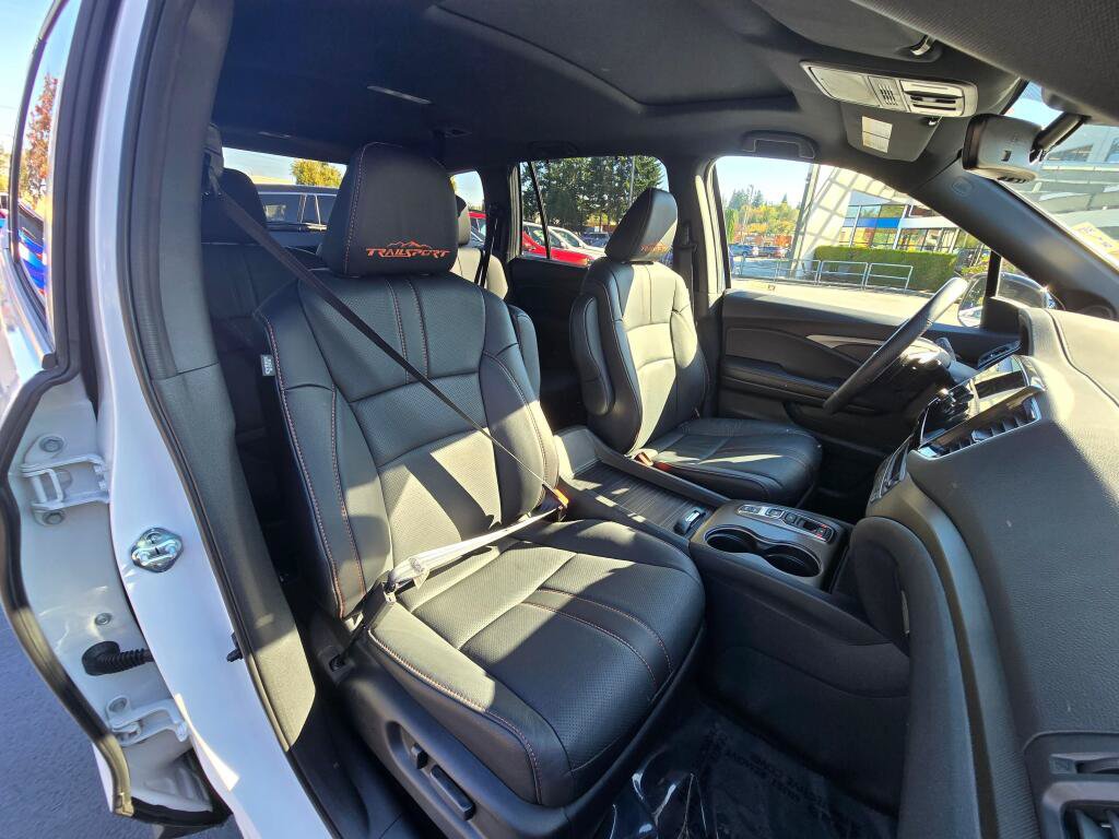 Certified 2023 Honda Passport TrailSport image 7