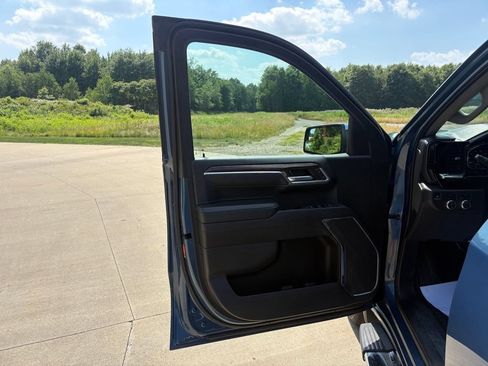 Used 2024 GMC Sierra 1500 SLE AWD/4WD image 13