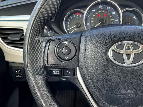 Used 2015 Toyota Corolla LE FWD image 23