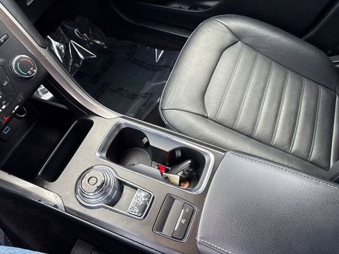 Used 2018 Ford Fusion SE image 36