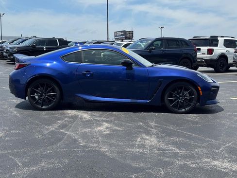 Used 2024 Toyota GR86 Premium RWD image 3