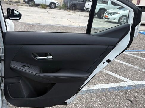 Used 2022 Nissan Sentra SV FWD image 15