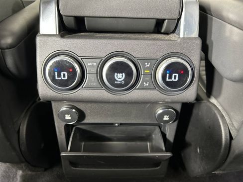 Used 2020 Land Rover Discovery HSE AWD/4WD image 17