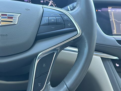 Used 2019 Cadillac XT5 Luxury image 28