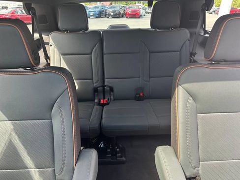 Used 2025 GMC Yukon AT4 w/ AT4 Premium Plus Package AWD/4WD image 22