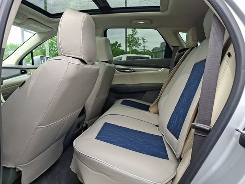 Used 2018 Cadillac XT5 Luxury w/ Driver Awareness Package AWD/4WD image 10