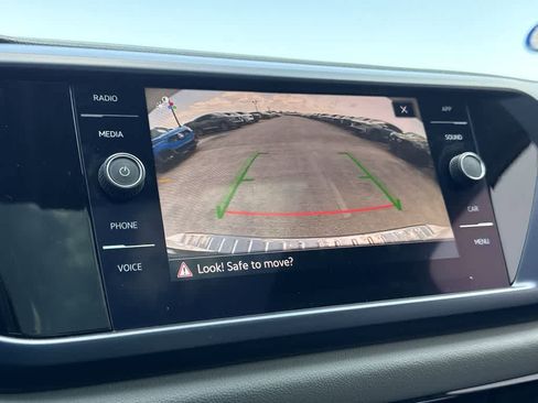 Used 2022 Volkswagen Taos SE w/ Panoramic Sunroof Package image 19