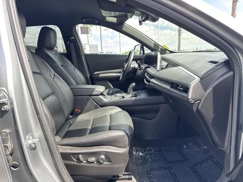 Used 2024 Cadillac XT4 Premium Luxury image 38