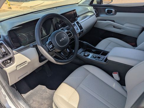 Used 2022 Kia Sorento S FWD image 19