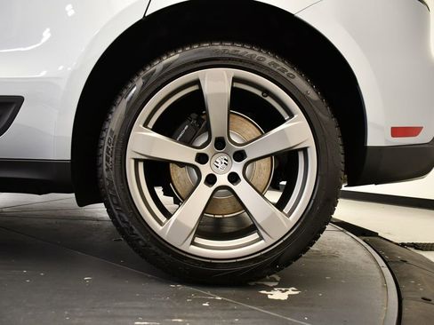 Certified 2026 Porsche Macan image 16