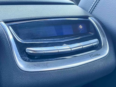 Used 2023 Cadillac XT6 Luxury image 25