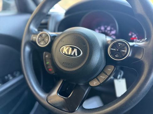 Used 2014 Kia Soul + FWD image 30