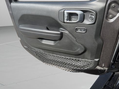 Used 2018 Jeep Wrangler Unlimited Sport S AWD/4WD image 18