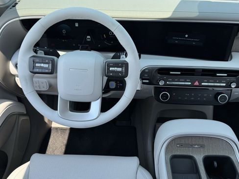 Used 2026 Hyundai Palisade SEL FWD image 12