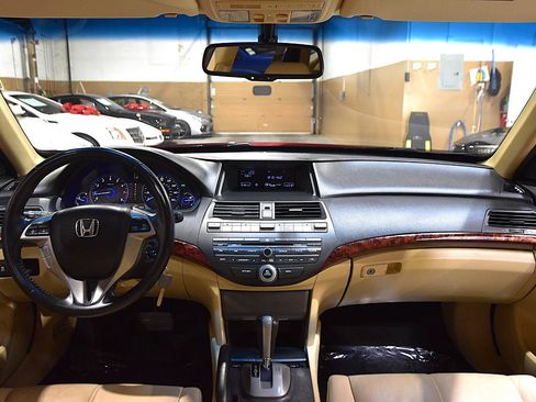Used 2010 Honda Crosstour EX-L image 25