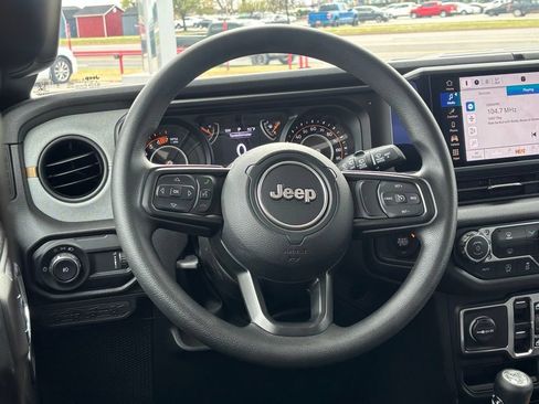 Used 2026 Jeep Wrangler Unlimited Sport AWD/4WD image 17