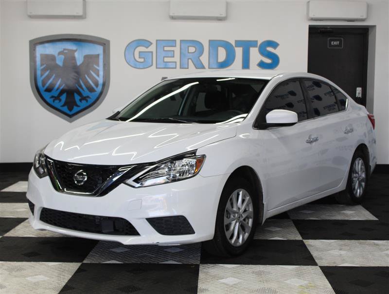 Used 2018 Nissan Sentra SV FWD image 1