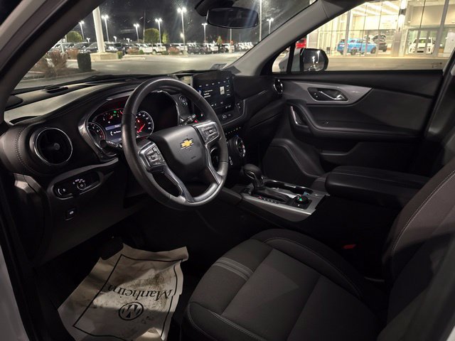 Used 2025 Chevrolet Blazer LT AWD/4WD image 14