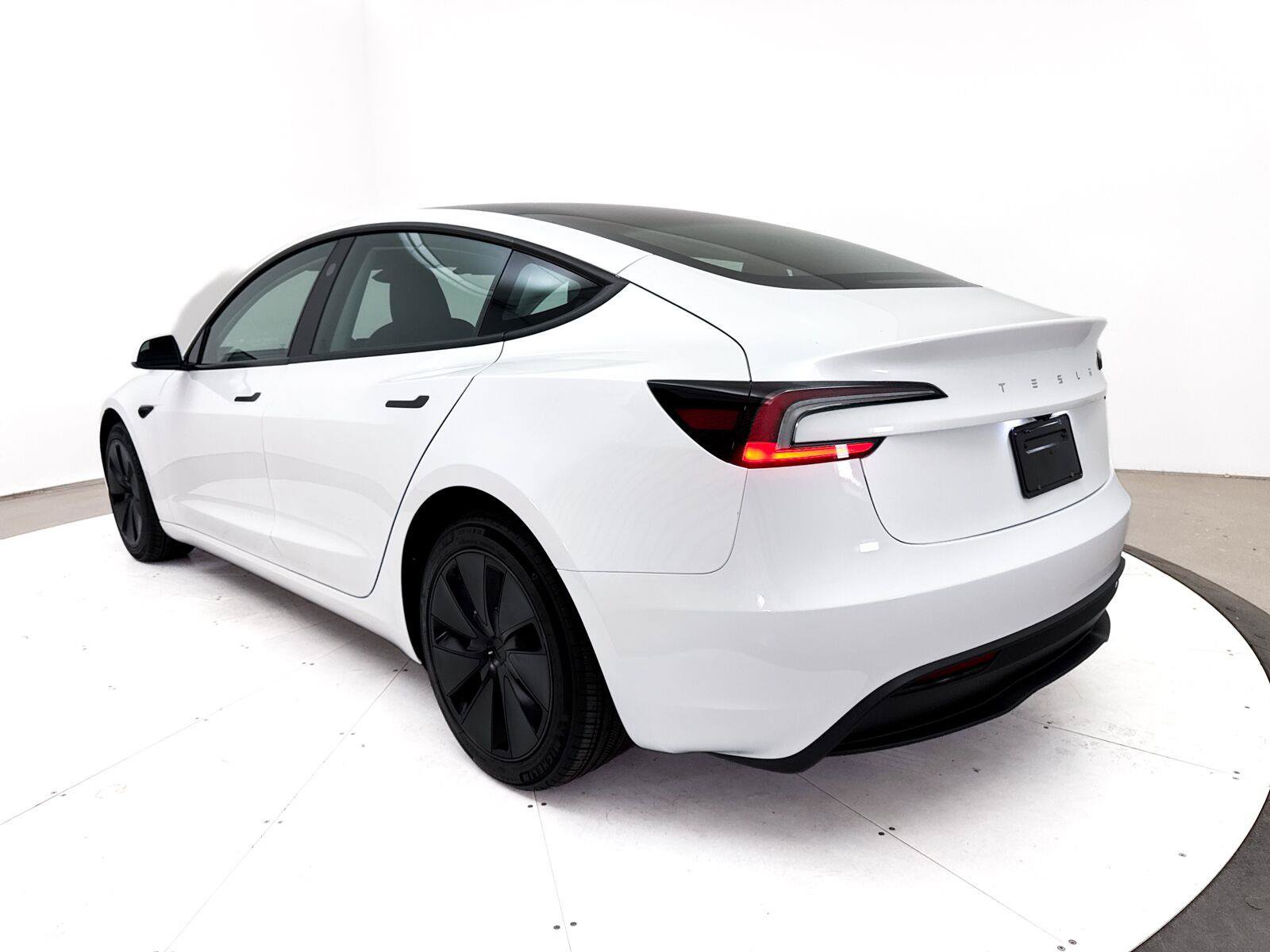 Used 2025 Tesla Model 3 Long Range RWD image 15