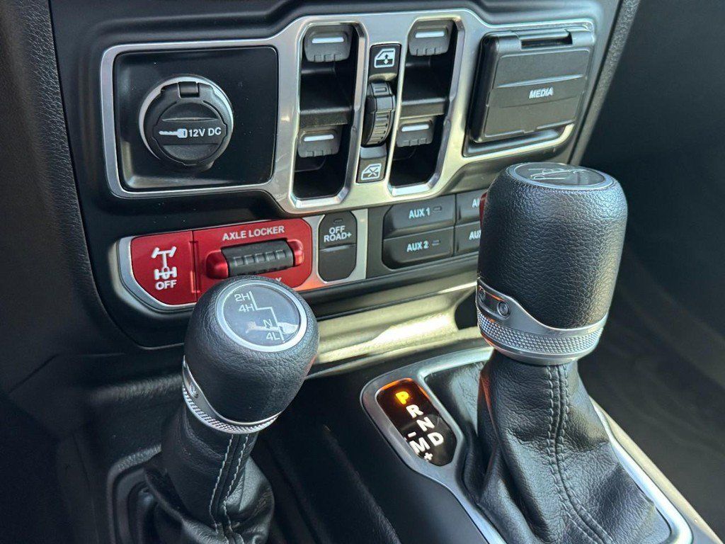 Used 2024 Jeep Gladiator Sport AWD/4WD image 22