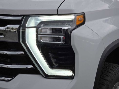 Certified 2024 Chevrolet Silverado 2500 LTZ w/ LTZ Convenience Package image 9