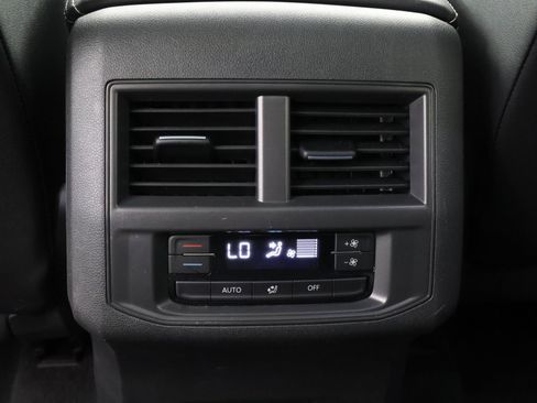 Used 2023 Volkswagen Atlas SEL AWD/4WD image 40