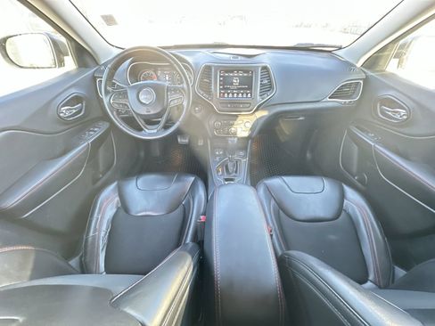 Used 2021 Jeep Cherokee Trailhawk w/ Comfort/Convenience Group AWD/4WD image 19