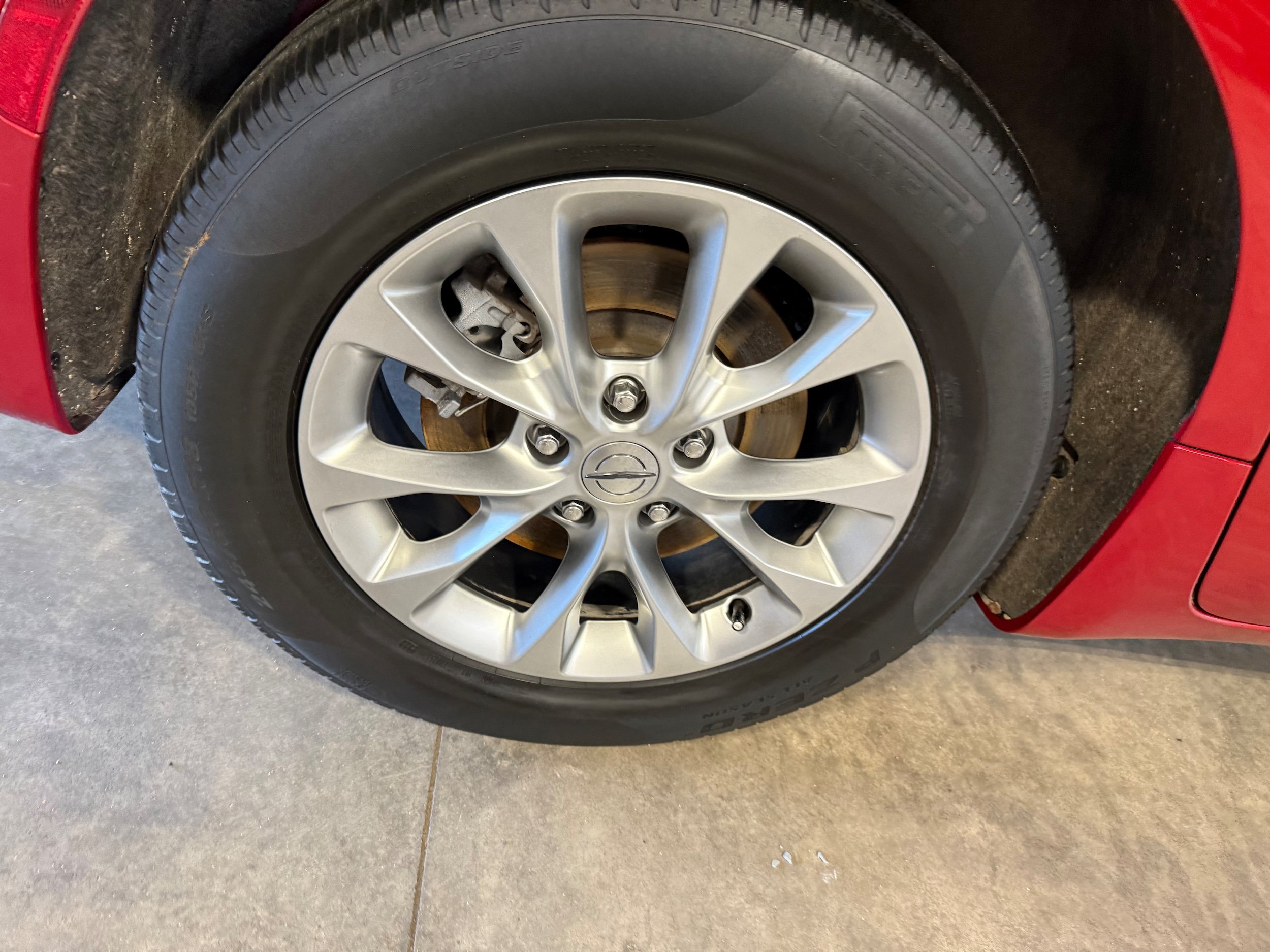 Certified 2024 Chrysler Pacifica Touring-L AWD/4WD image 17