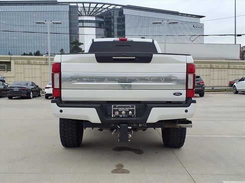 Used 2022 Ford F350 Platinum w/ FX4 Off-Road Package image 7