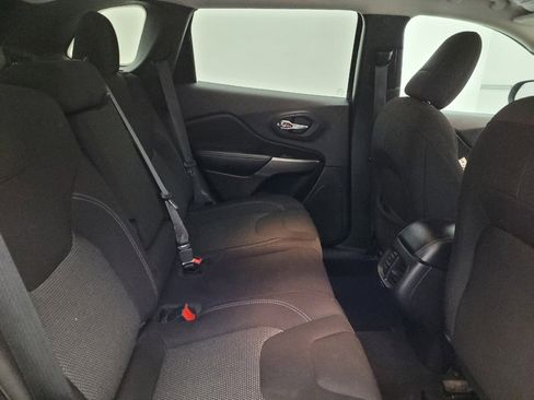 Used 2021 Jeep Cherokee Latitude image 19